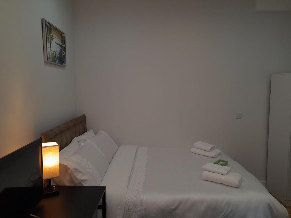 Grand Bleu - London - Next To Piccadilly Line Tube Station & Brand New Facilities 호텔 외부 사진