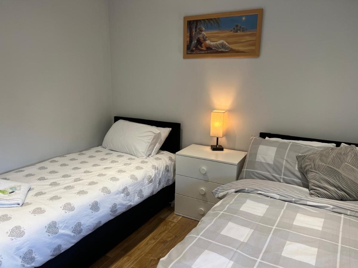 Grand Bleu - London - Next To Piccadilly Line Tube Station & Brand New Facilities 호텔 외부 사진