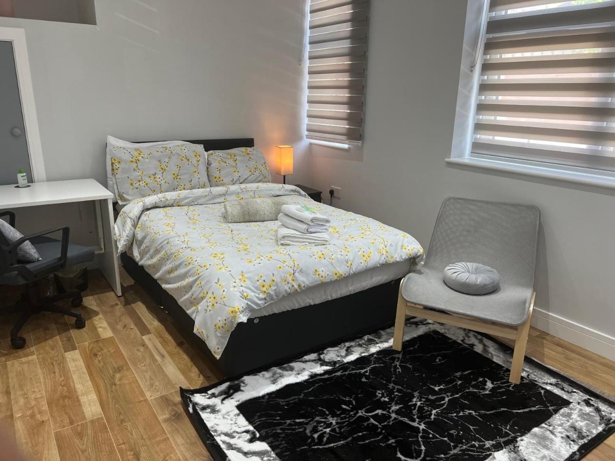 Grand Bleu - London - Next To Piccadilly Line Tube Station & Brand New Facilities 호텔 외부 사진
