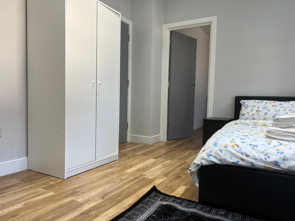 Grand Bleu - London - Next To Piccadilly Line Tube Station & Brand New Facilities 호텔 외부 사진