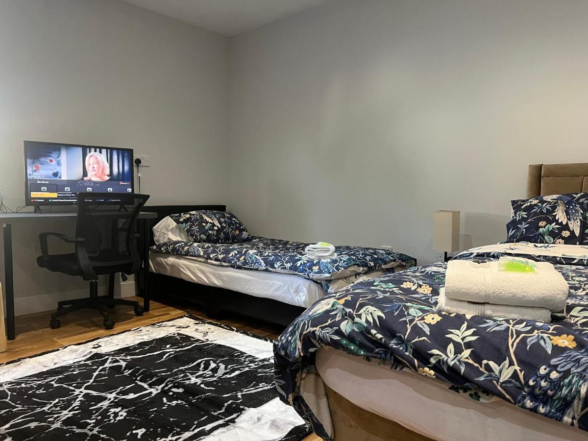 Grand Bleu - London - Next To Piccadilly Line Tube Station & Brand New Facilities 호텔 외부 사진