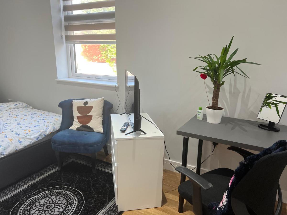 Grand Bleu - London - Next To Piccadilly Line Tube Station & Brand New Facilities 호텔 외부 사진