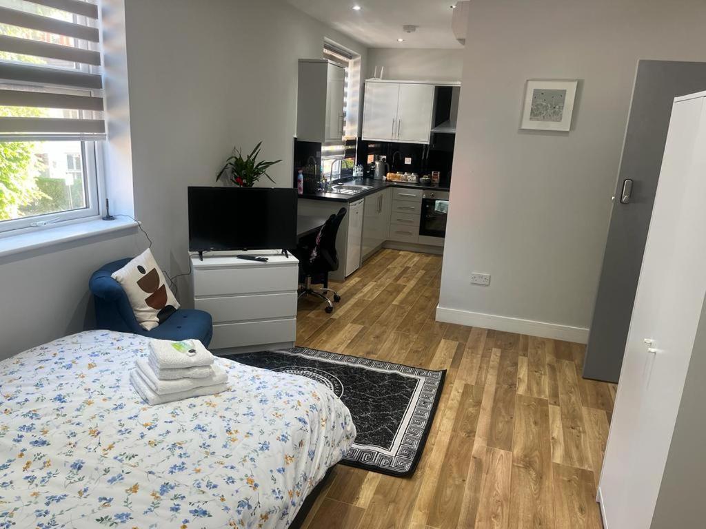 Grand Bleu - London - Next To Piccadilly Line Tube Station & Brand New Facilities 호텔 외부 사진