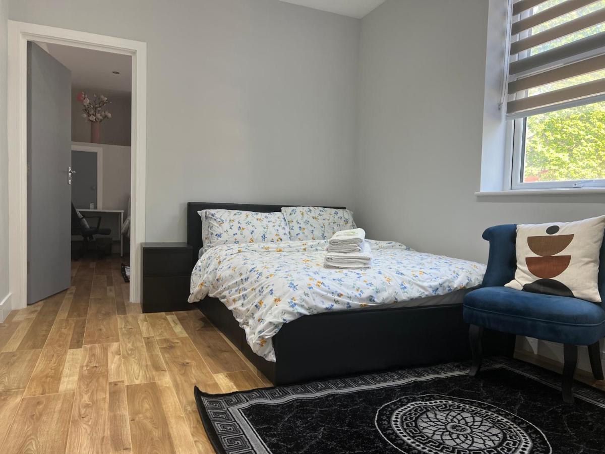 Grand Bleu - London - Next To Piccadilly Line Tube Station & Brand New Facilities 호텔 외부 사진