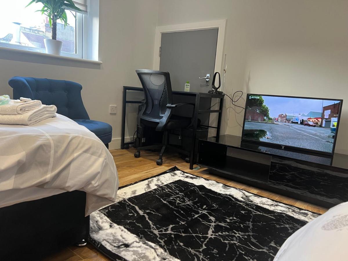 Grand Bleu - London - Next To Piccadilly Line Tube Station & Brand New Facilities 호텔 외부 사진