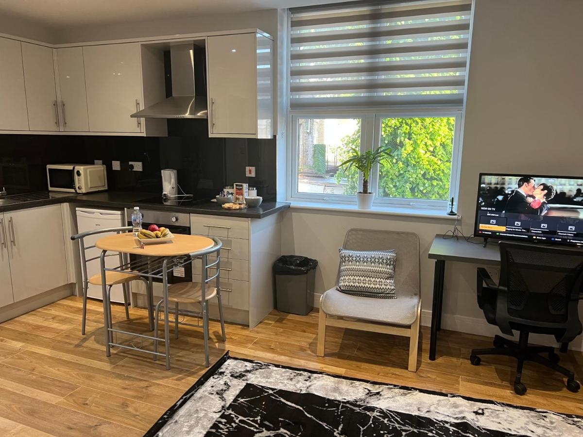 Grand Bleu - London - Next To Piccadilly Line Tube Station & Brand New Facilities 호텔 외부 사진